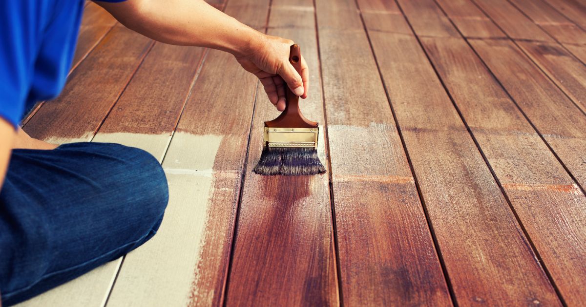 Rénovation de plancher : redonner éclat et protection au bois franc